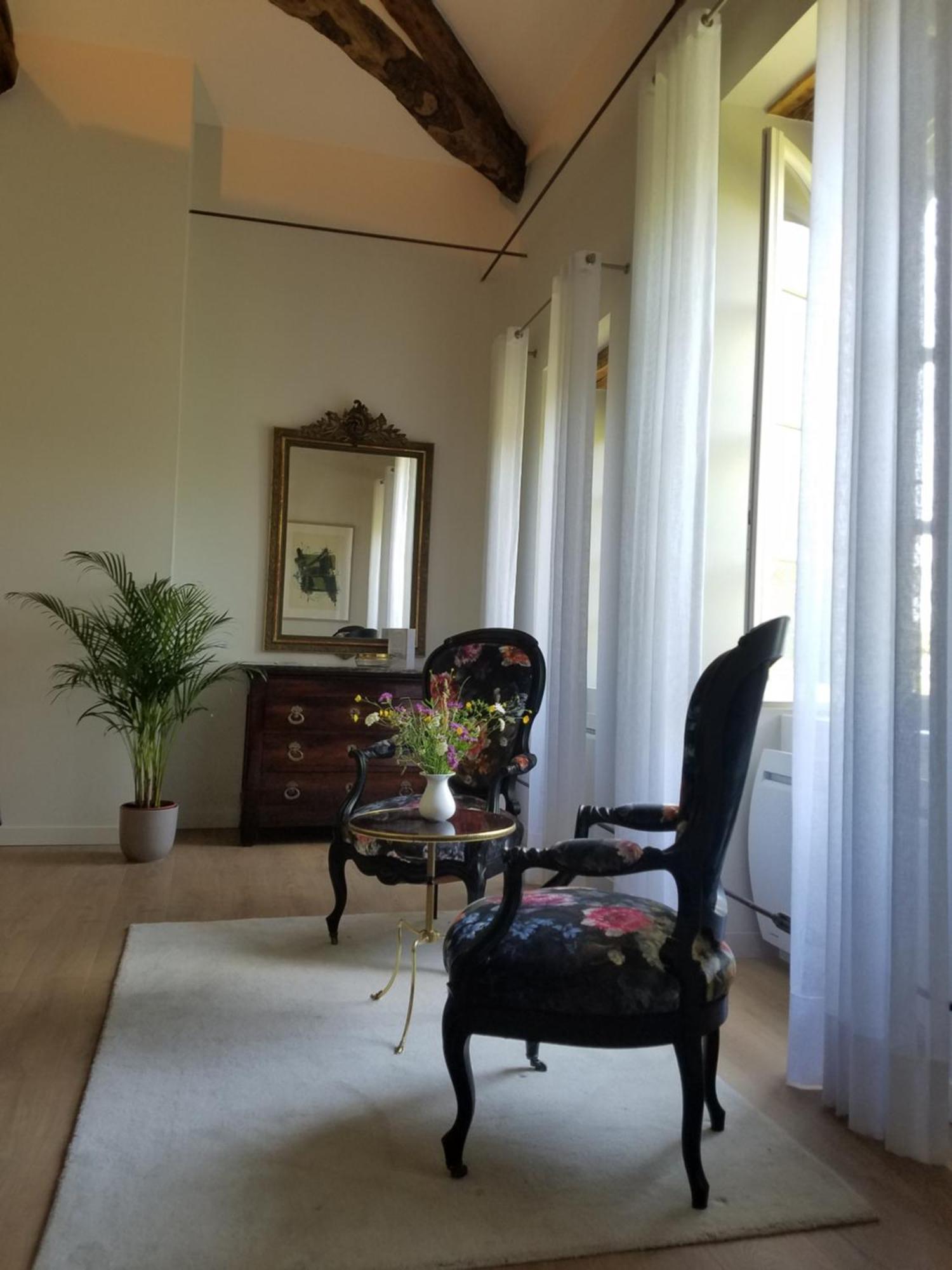 Oh, Le Chateau! Almayrac Bilik gambar