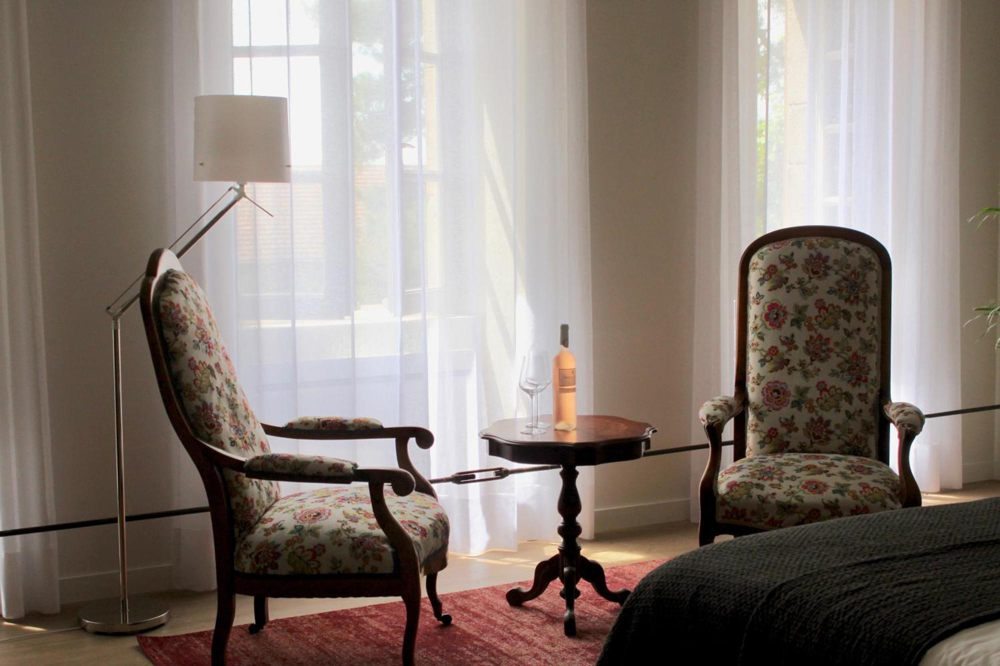 Oh, Le Chateau! Almayrac Bilik gambar